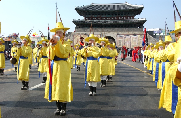 le-hoi-van-hoa-suwon-hwaseong